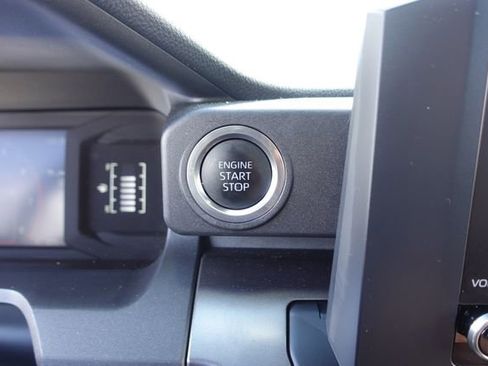 Certified 2025 Toyota 4Runner SR5 image 25