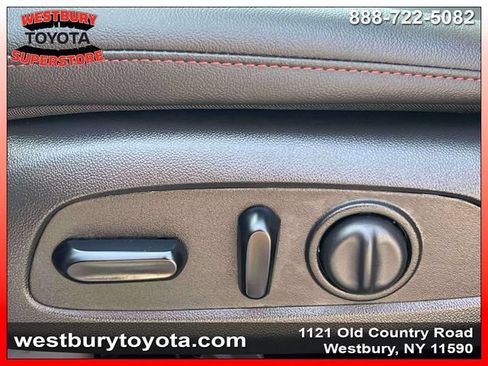 Used 2026 Chevrolet Trax RS w/ Sunroof Package FWD image 20