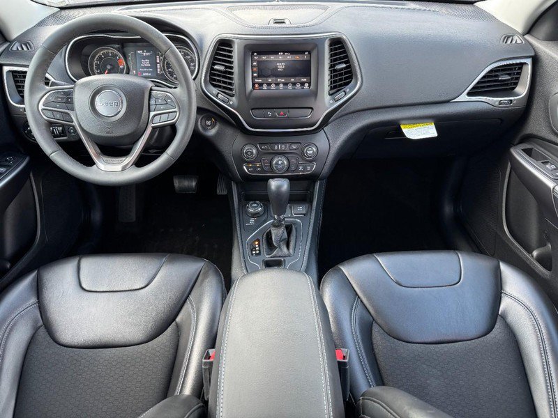 Used 2020 Jeep Cherokee Latitude Plus w/ Comfort/Convenience Group AWD/4WD image 13