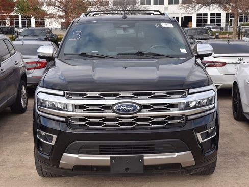 Used 2023 Ford Expedition Platinum image 3