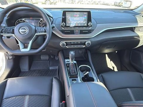 New 2025 Nissan Altima 2.5 SR image 18