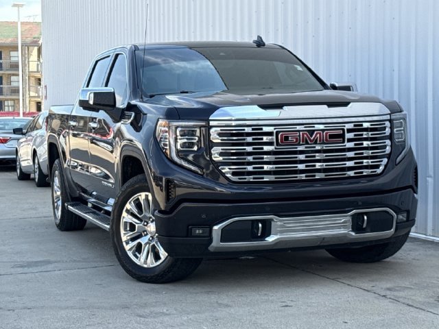 Used 2024 GMC Sierra 1500 Denali w/ Technology Package AWD/4WD image 2
