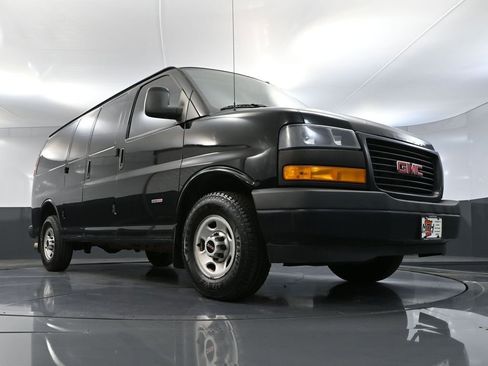 Used 2018 GMC Savana 2500 image 46