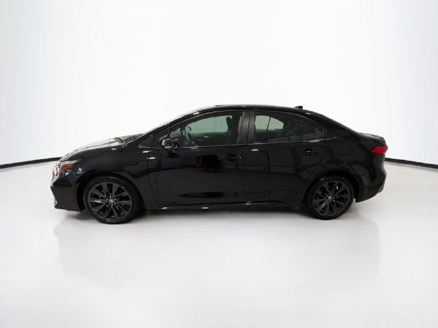 Certified 2025 Toyota Corolla SE FWD image 4