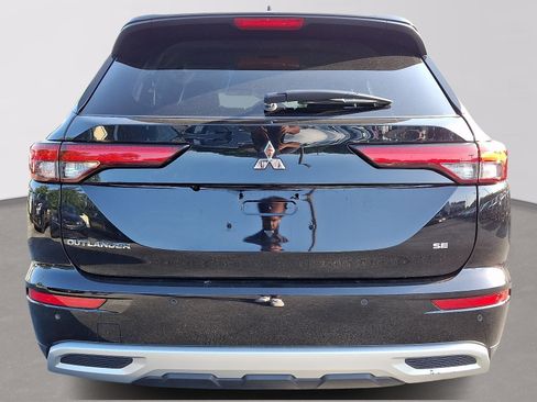 Used 2024 Mitsubishi Outlander SE FWD image 5
