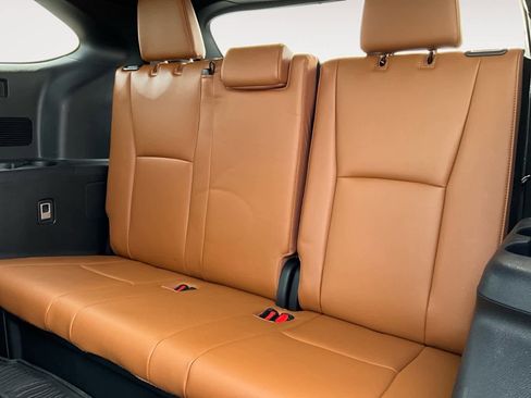 Used 2023 Toyota Highlander Platinum image 27
