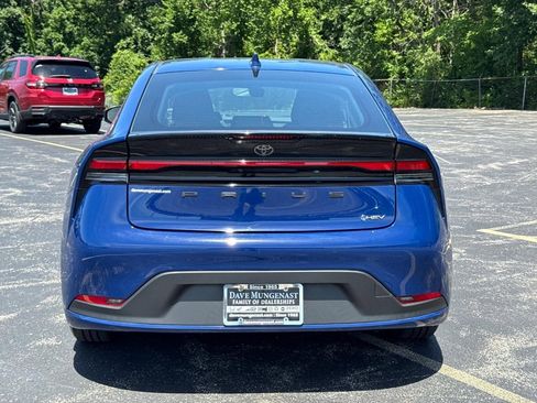 Used 2023 Toyota Prius LE FWD image 6