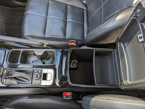 Used 2022 Kia Telluride EX w/ EX Premium Package image 23