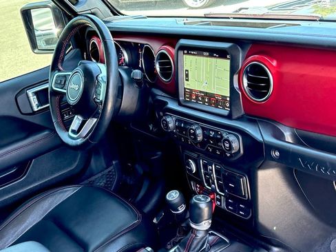 Used 2022 Jeep Wrangler Unlimited Rubicon w/ LED Lighting Group AWD/4WD image 29