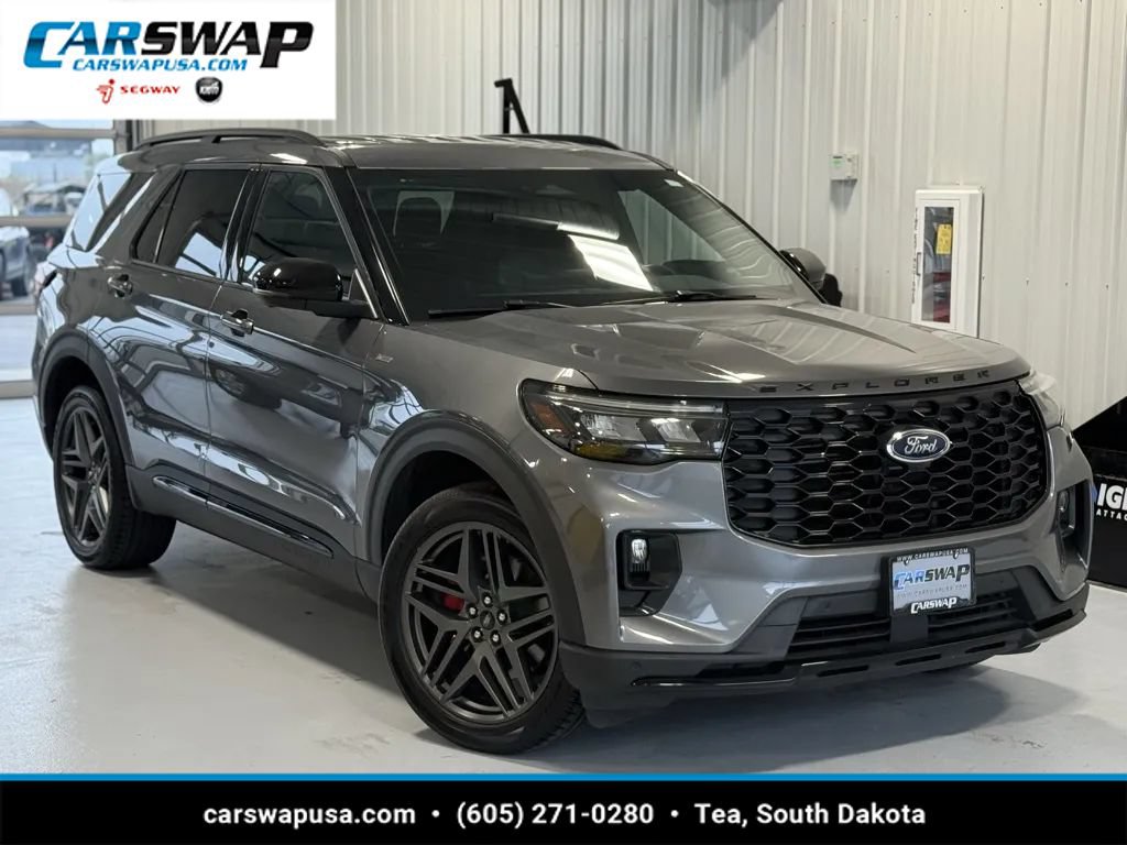 Used 2025 Ford Explorer ST-Line w/ ST-Line Street Pack AWD/4WD image 1
