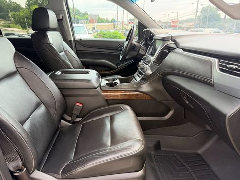 Used 2019 Chevrolet Tahoe LT w/ LT Midnight Edition AWD/4WD image 18