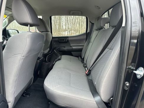 Certified 2022 Toyota Tacoma SR image 18