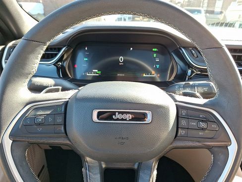 Used 2022 Jeep Grand Cherokee Limited 4xe image 19