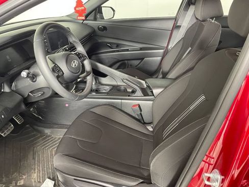 Used 2025 Hyundai Elantra Sport FWD image 2