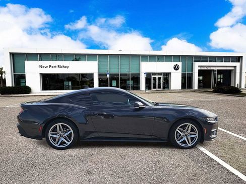 Used 2024 Ford Mustang Premium image 9