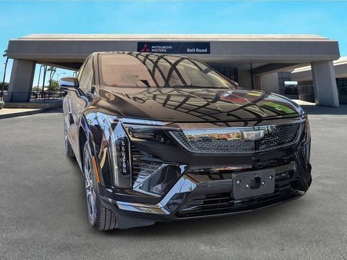 Used 2026 Cadillac Optiq Sport 1 RWD image 2