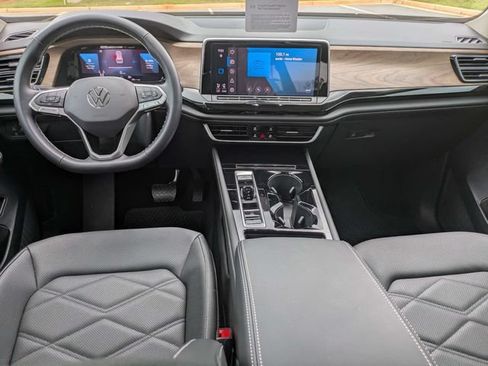 Certified 2026 Volkswagen Atlas SE FWD image 17