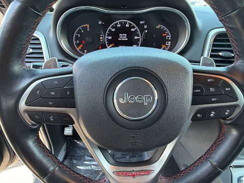 Used 2018 Jeep Grand Cherokee Trailhawk w/ Trailhawk Luxury Group AWD/4WD image 18