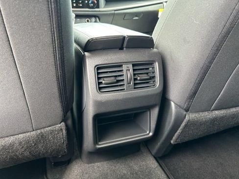 Used 2025 Nissan Rogue S AWD/4WD image 69