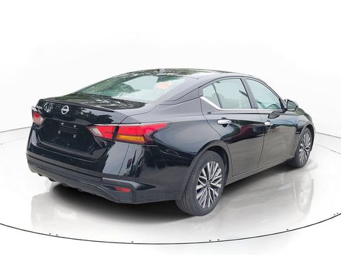 Used 2025 Nissan Altima 2.5 SV FWD image 4
