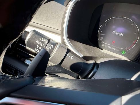 Used 2023 Acura MDX SH-AWD w/ Technology Package image 31