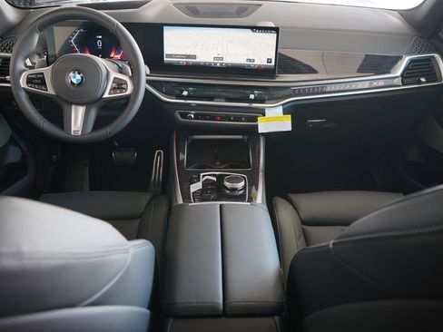 New 2026 BMW X5 xDrive40i w/ M Sport Package AWD/4WD image 13