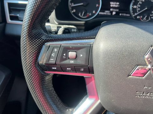 Used 2022 Mitsubishi Outlander SE FWD image 16