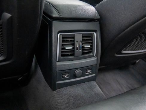 Used 2016 BMW 320i xDrive 320i xDrive image 17