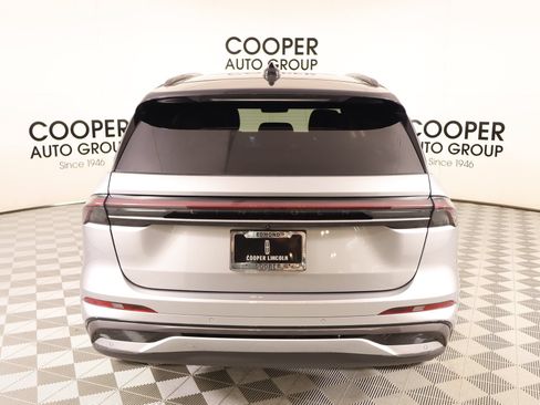 Used 2025 Lincoln Nautilus Reserve w/ Jet Appearance Package AWD/4WD image 23