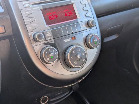 Used 2011 Kia Soul + image 32