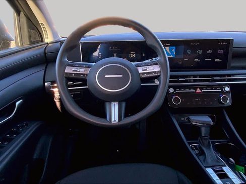 Used 2025 Hyundai Tucson SEL FWD image 6