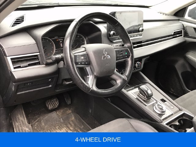 Used 2024 Mitsubishi Outlander Ralliart AWD/4WD image 3