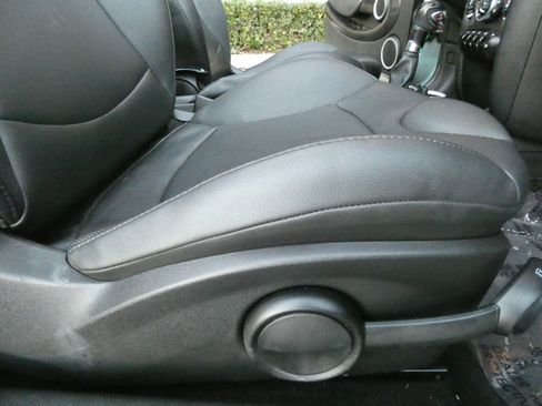 Used 2014 MINI Cooper S image 29