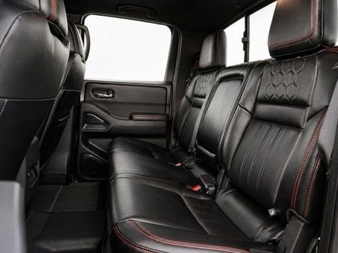 Used 2023 Nissan Frontier PRO-4X w/ Pro-4X Premium Package AWD/4WD image 17