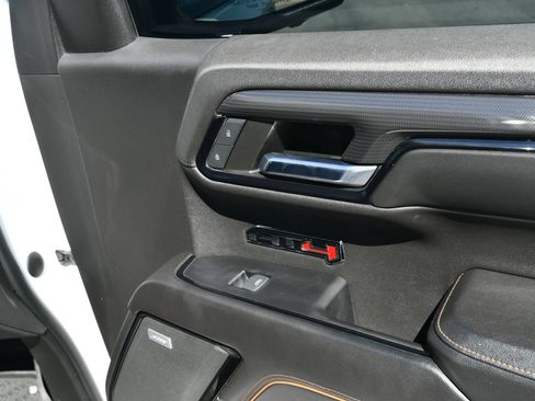 Used 2022 GMC Sierra 1500 AT4 w/ AT4 Premium Package AWD/4WD image 19