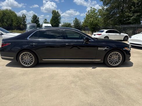 Used 2021 Genesis G90 5.0 Ultimate RWD image 3