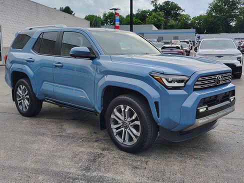 Used 2025 Toyota 4Runner Limited w/ Tow Technology Package AWD/4WD image 5