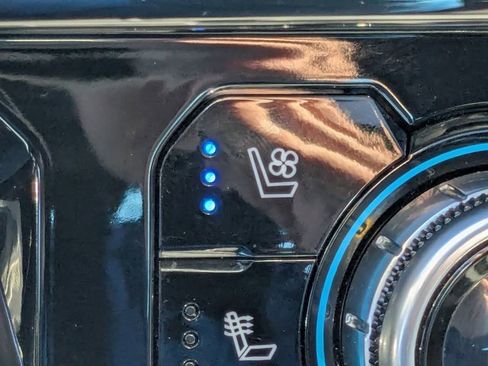 Used 2024 GMC Sierra 2500 AT4 w/ AT4 Premium Plus Package image 25