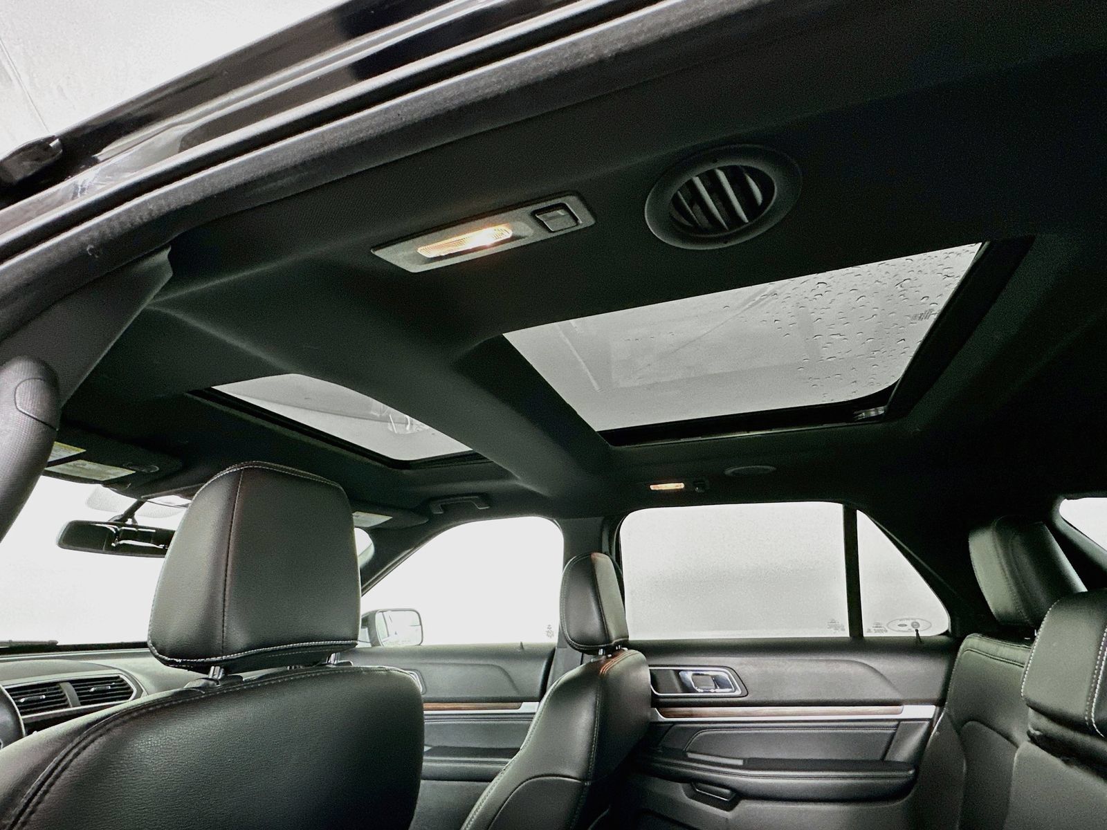 Used 2018 Ford Explorer Limited AWD/4WD image 24