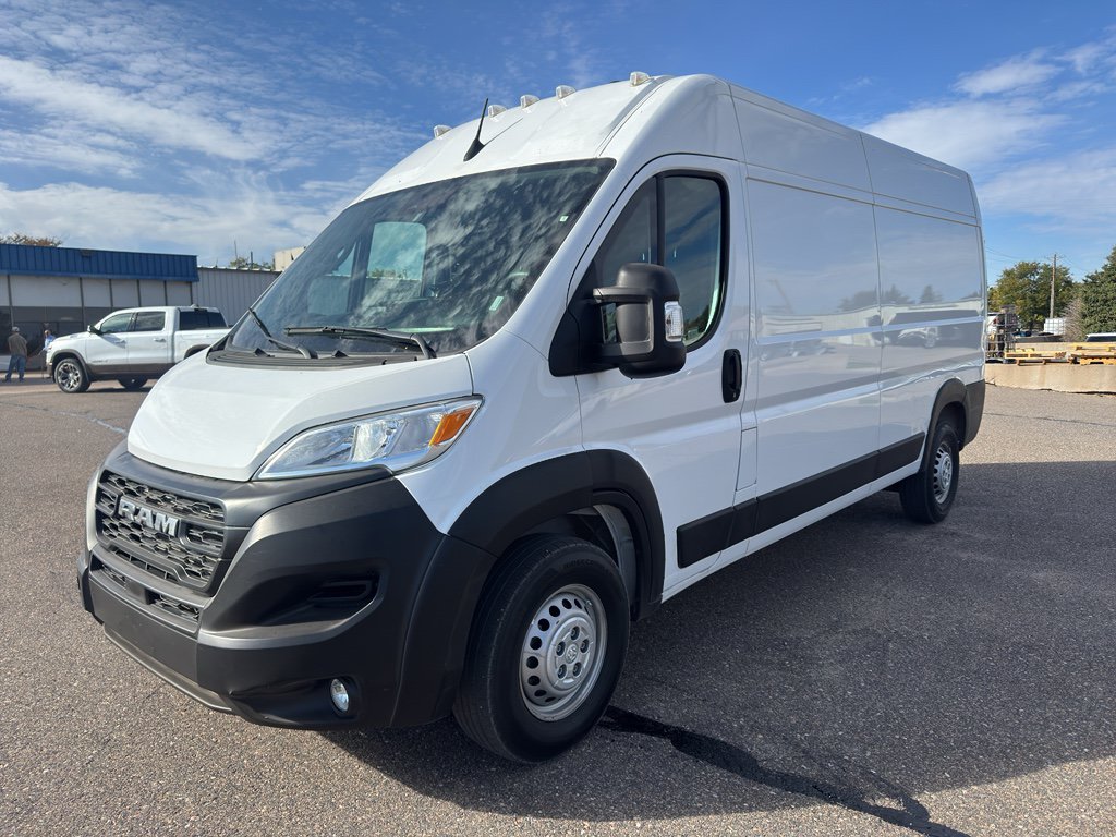 Used 2024 RAM ProMaster 2500 w/ Convenience Group FWD image 3