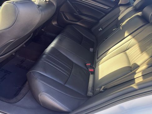 Used 2019 Honda Accord Touring image 17