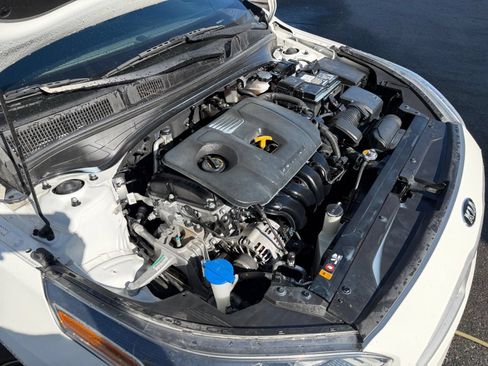 Used 2020 Kia Forte LXS FWD image 33