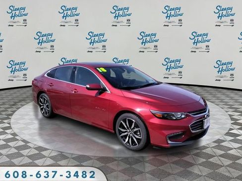 Used 2018 Chevrolet Malibu LT w/ Leather Package image 3
