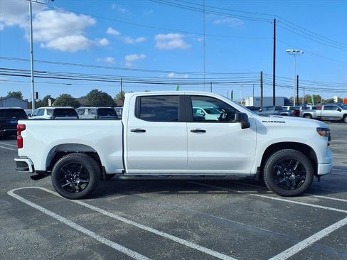 New 2026 Chevrolet Silverado 1500 Custom image 3