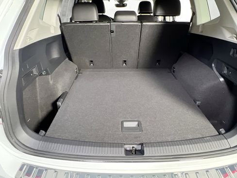 Used 2022 Volkswagen Tiguan SE image 25