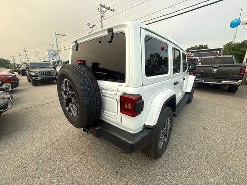 New 2026 Jeep Wrangler Unlimited Sahara AWD/4WD image 5