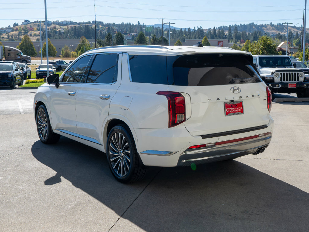 Used 2023 Hyundai Palisade Calligraphy AWD/4WD image 5