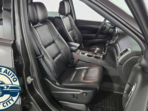 Used 2019 Jeep Grand Cherokee Limited AWD/4WD image 39
