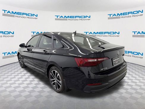 Used 2024 Volkswagen Jetta Sport FWD image 3