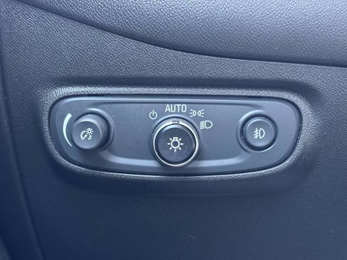 Used 2020 Chevrolet Equinox LT image 30